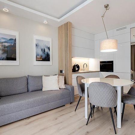 Apartment Wola, Wi-Fi, Smart Lock, Air Condition Варшава Екстериор снимка