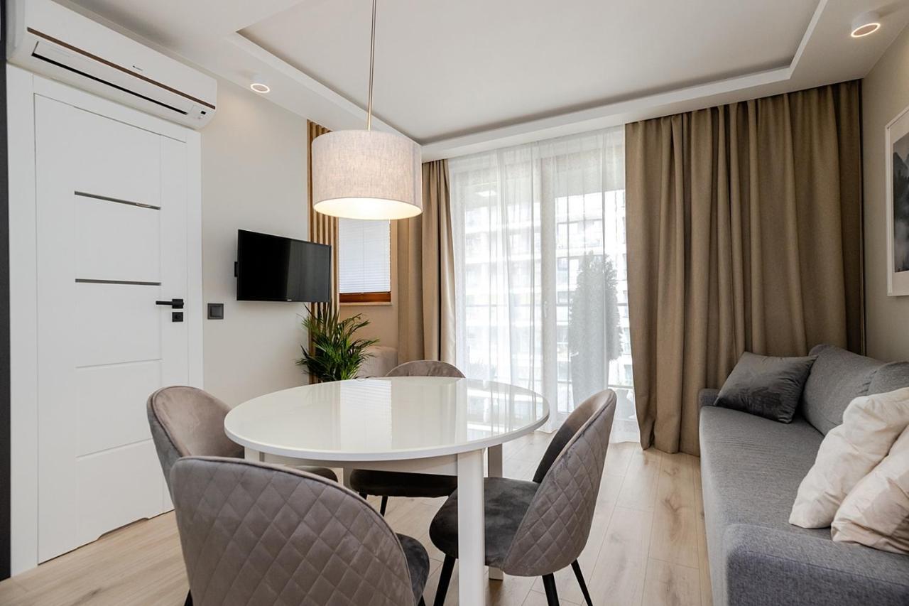 Apartment Wola, Wi-Fi, Smart Lock, Air Condition Варшава Екстериор снимка