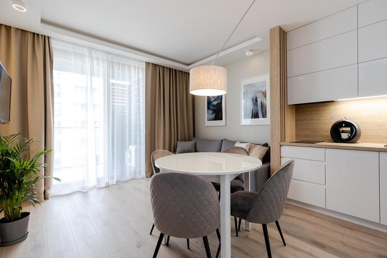 Apartment Wola, Wi-Fi, Smart Lock, Air Condition Варшава Екстериор снимка