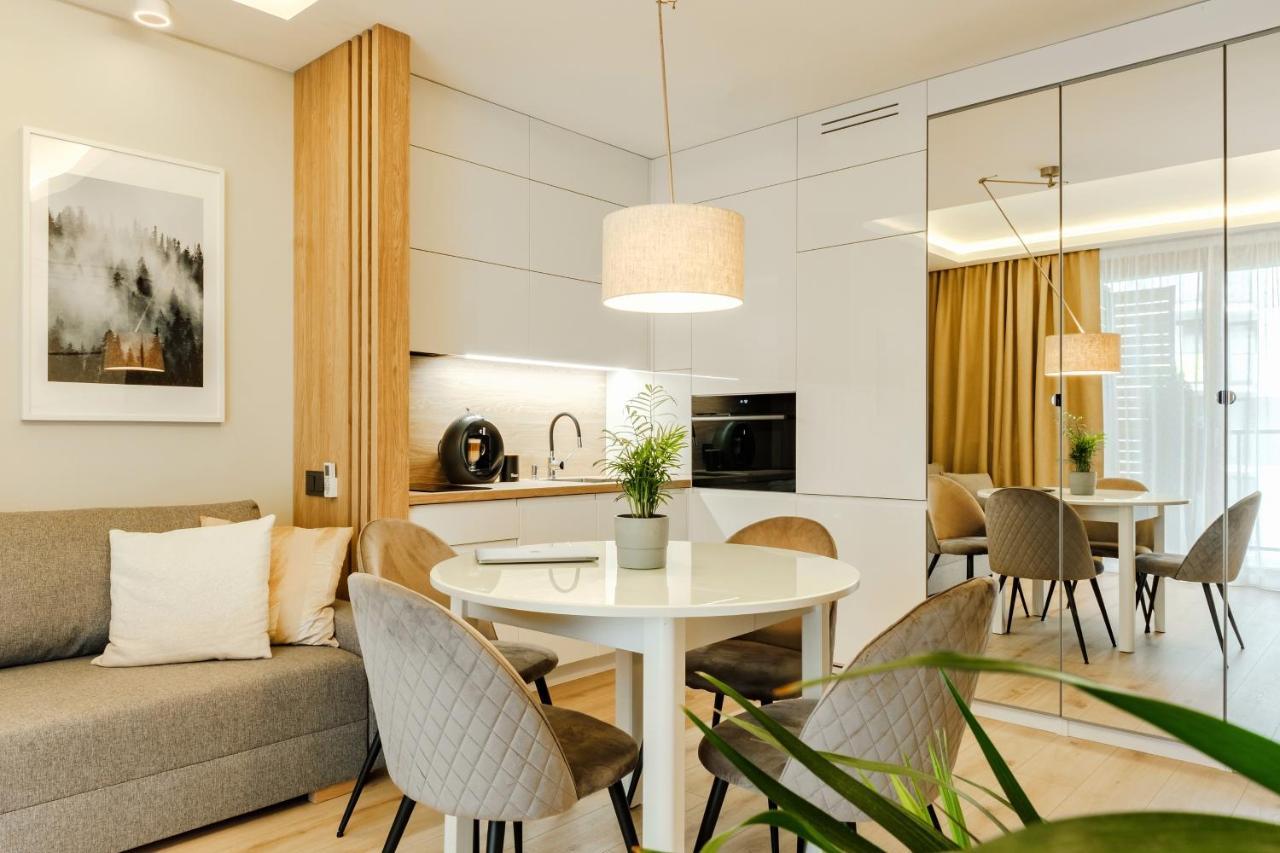 Apartment Wola, Wi-Fi, Smart Lock, Air Condition Варшава Екстериор снимка