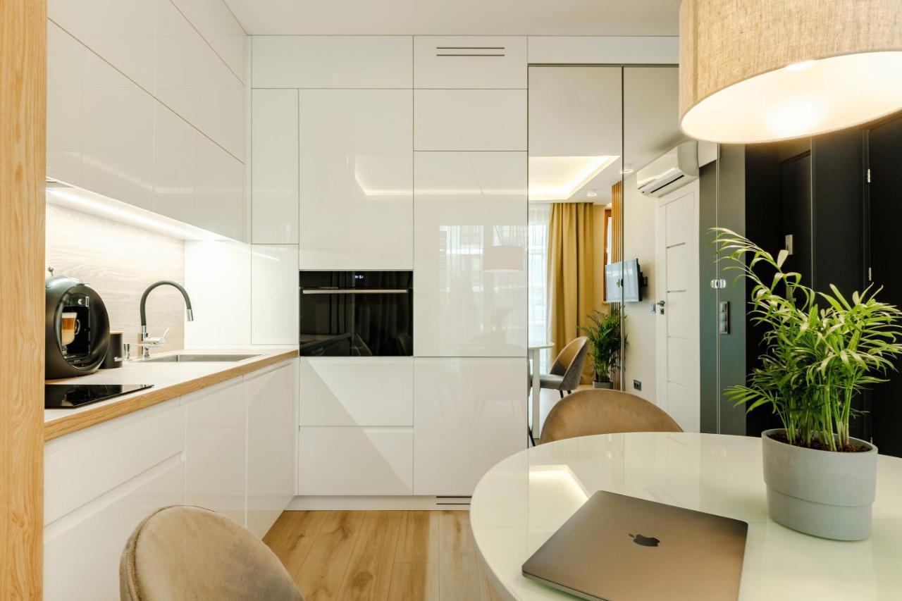 Apartment Wola, Wi-Fi, Smart Lock, Air Condition Варшава Екстериор снимка