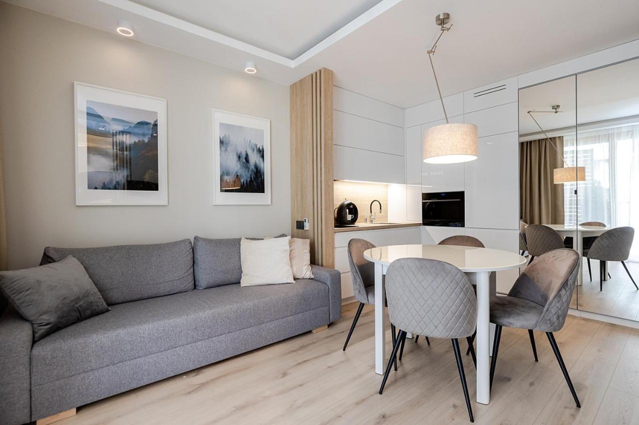 Apartment Wola, Wi-Fi, Smart Lock, Air Condition Варшава Екстериор снимка